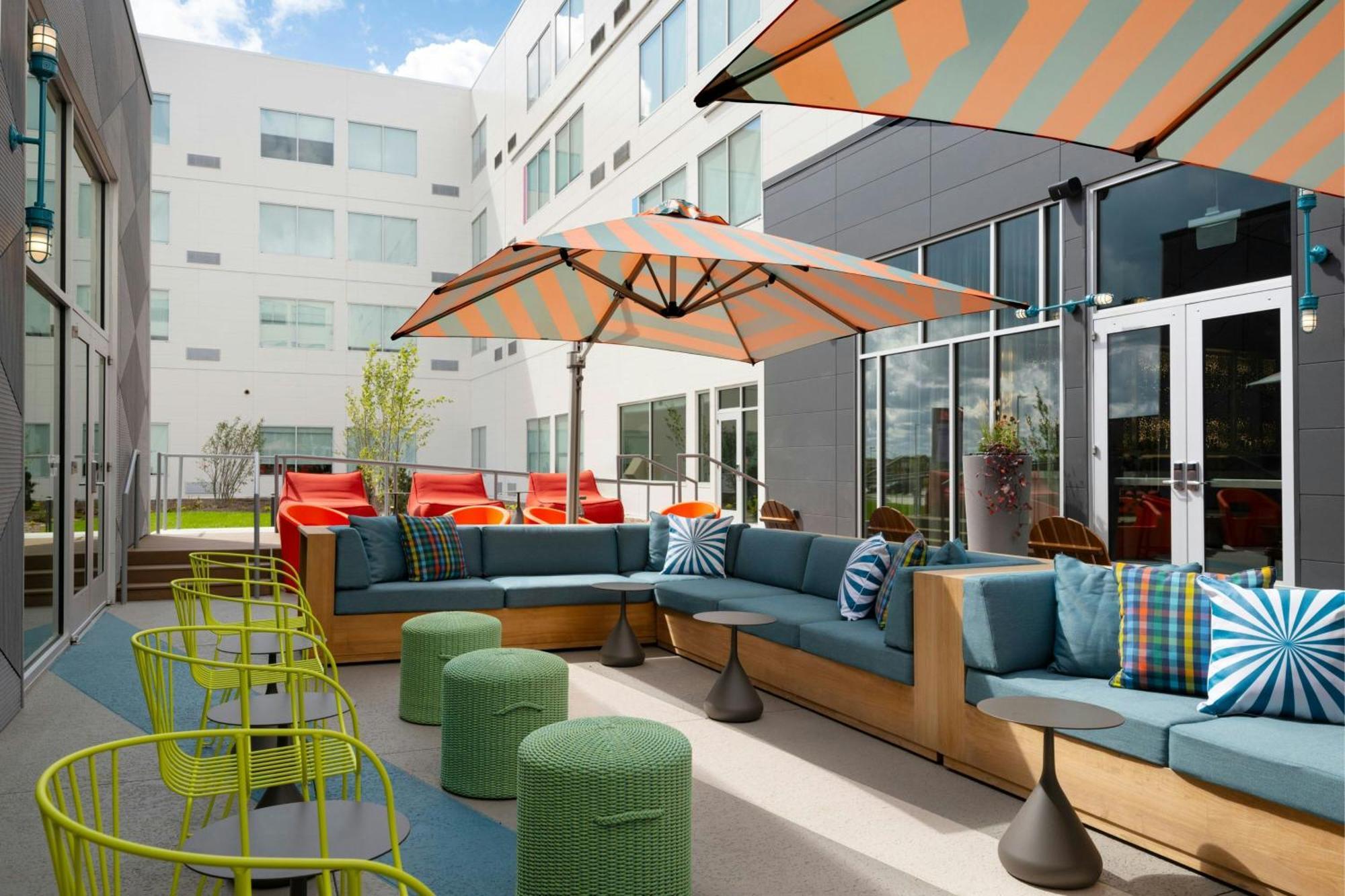 Hotel Aloft Waukee Exterior foto